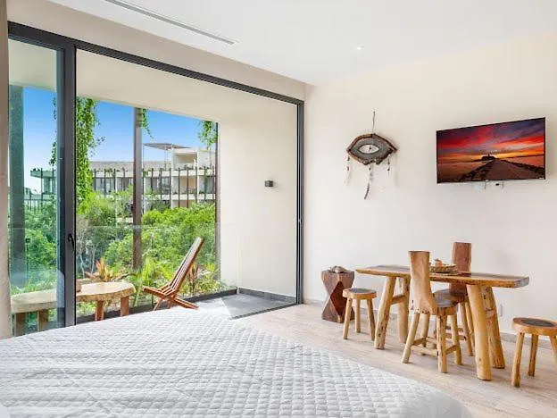 Luxury Studio - Stunning Pool View & Amenities Tulum Daire